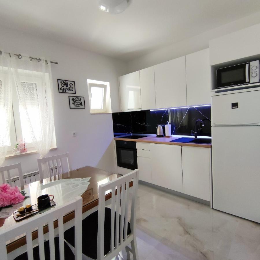 Apartman Rivana Baška Voda Dış mekan fotoğraf