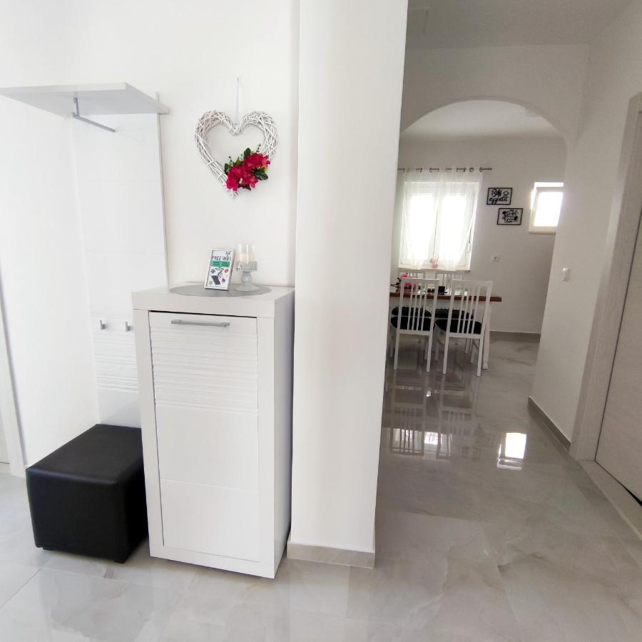 Apartman Rivana Baška Voda Dış mekan fotoğraf